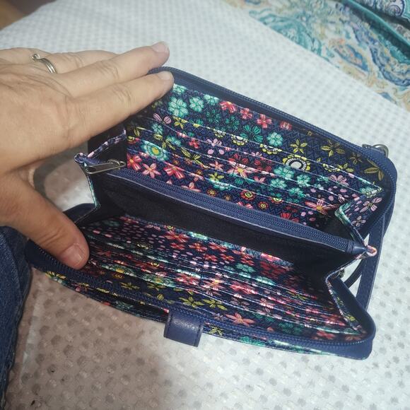 SAKROOTS EUC LARGE FLORAL CELLPHONE WALLET CROSSBODY BAG - Picture 4 of 4